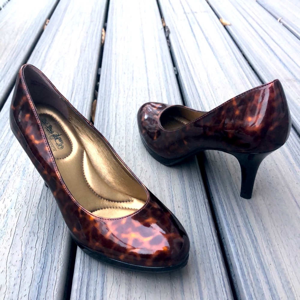 Coach and four NEW shiny patent leather leopard cheetah print heels brown gold - Picture 1 of 11